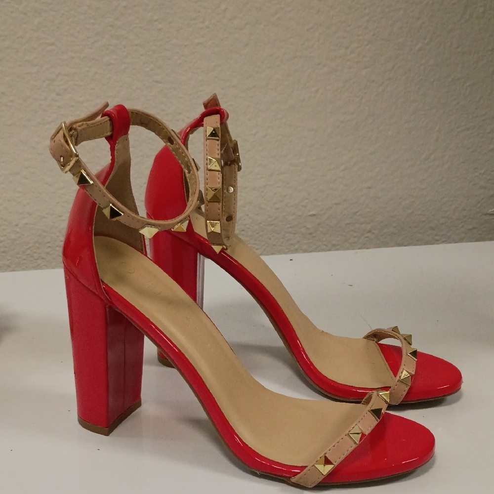Wild Diva Red Patent Block Heel Sandals with Studded Tan Ankle Strap - Picture 3 of 7